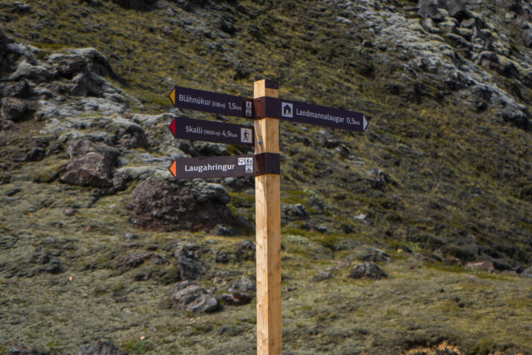 landmannalaugar road sign