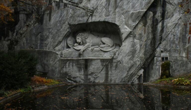 Luzern lion monument