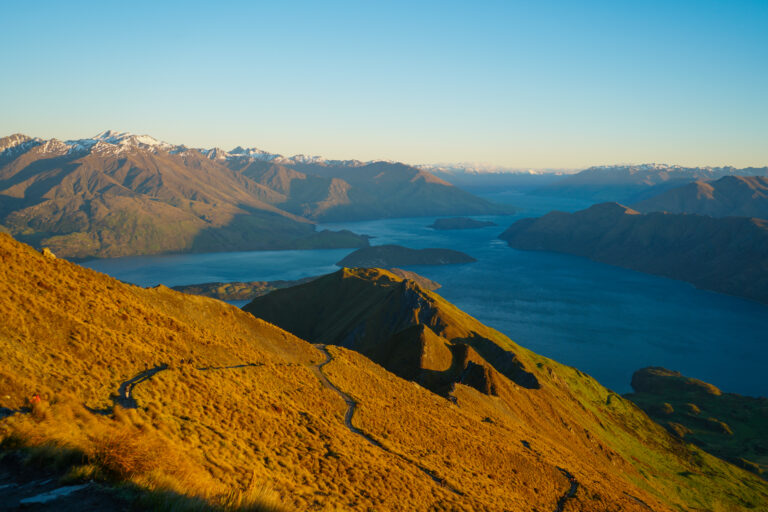 Sunrise at Roys Peak, looking into Lake Wanaka