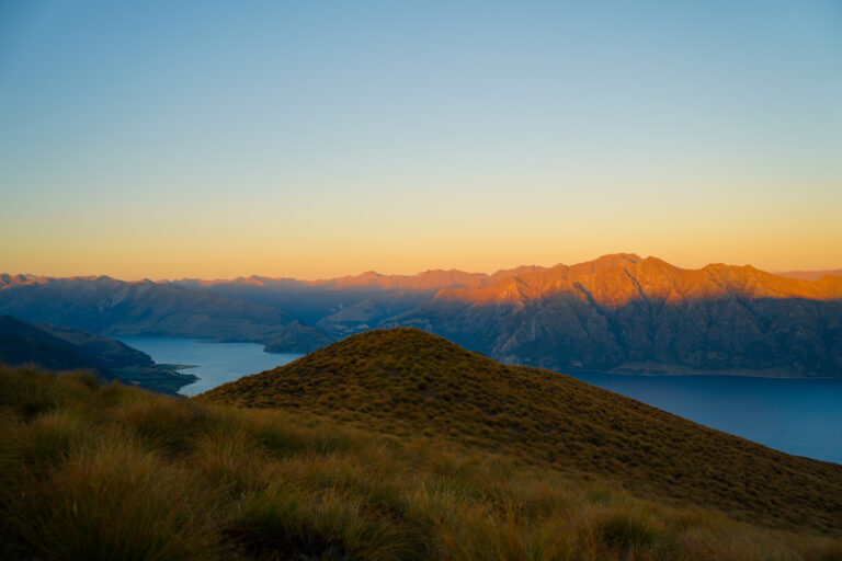 Sunset at Isthmus Peak, looking at lake Hawea