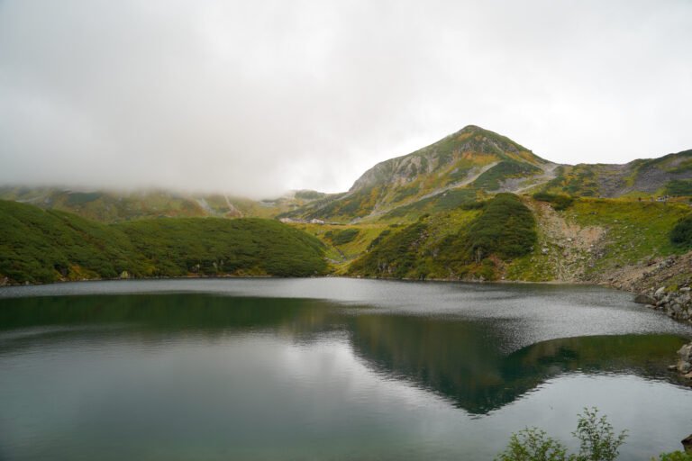 御庫里湖